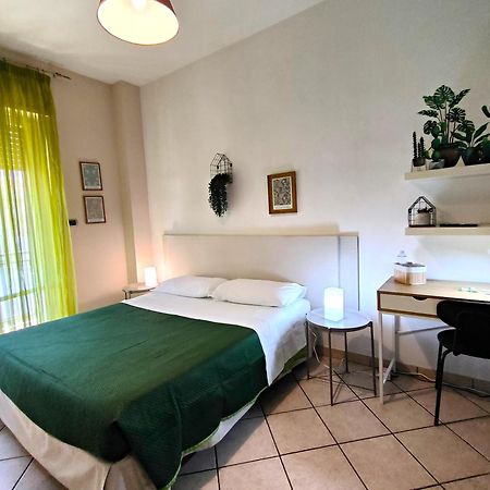 Casa Viola A 900 Mt Dalla Staz. Centrale بيسكارا المظهر الخارجي الصورة