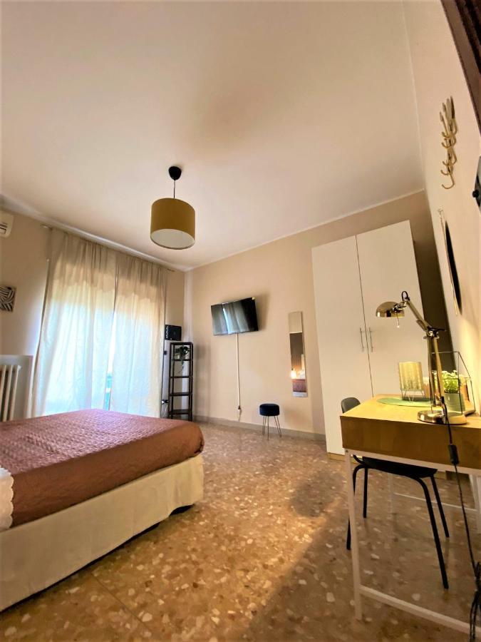Casa Viola A 900 Mt Dalla Staz. Centrale بيسكارا المظهر الخارجي الصورة