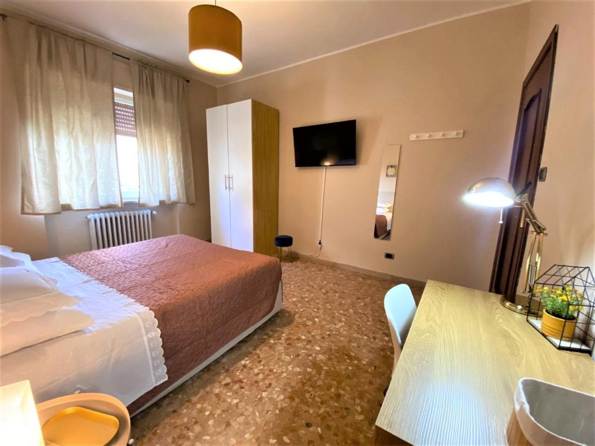 Casa Viola A 900 Mt Dalla Staz. Centrale بيسكارا المظهر الخارجي الصورة