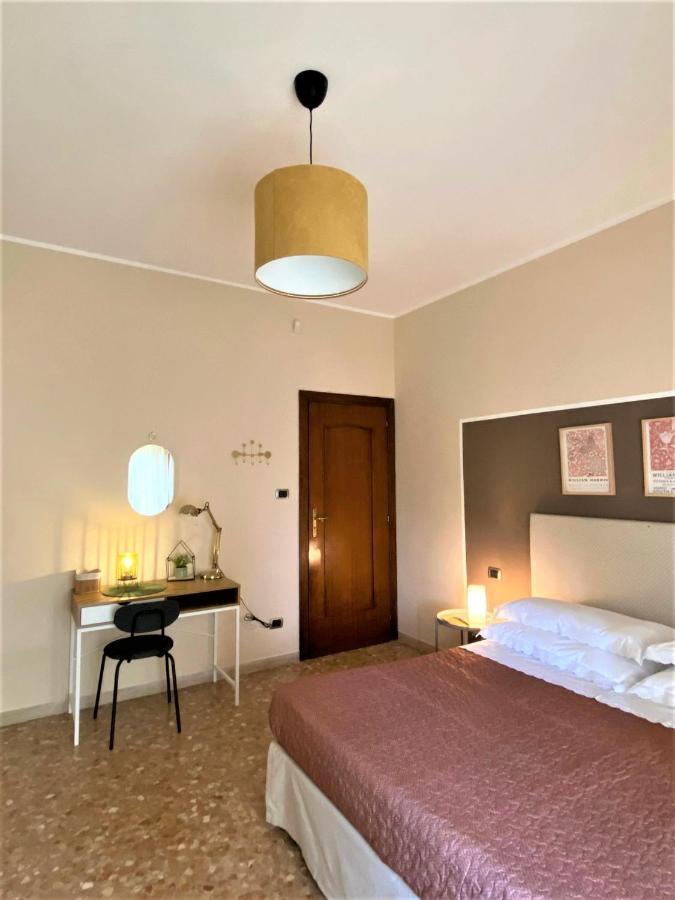 Casa Viola A 900 Mt Dalla Staz. Centrale بيسكارا المظهر الخارجي الصورة
