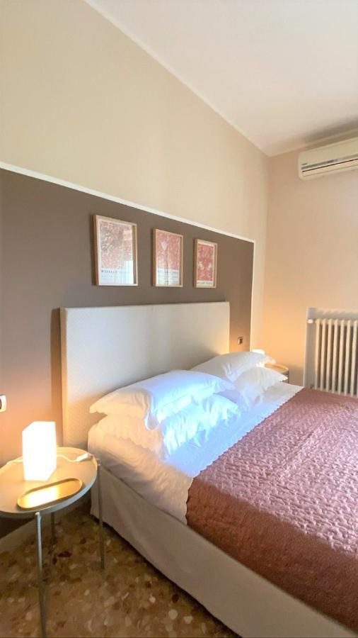 Casa Viola A 900 Mt Dalla Staz. Centrale بيسكارا المظهر الخارجي الصورة