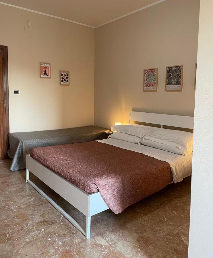 Casa Viola A 900 Mt Dalla Staz. Centrale بيسكارا المظهر الخارجي الصورة