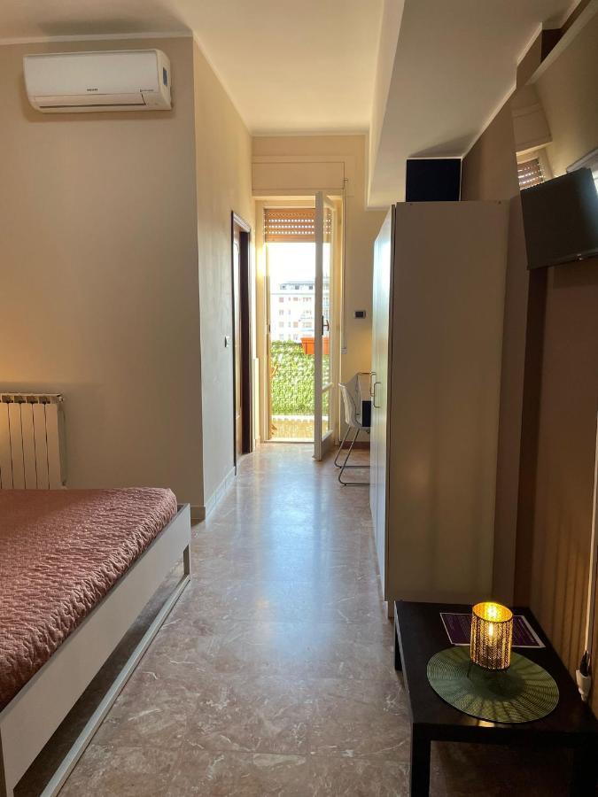 Casa Viola A 900 Mt Dalla Staz. Centrale بيسكارا المظهر الخارجي الصورة