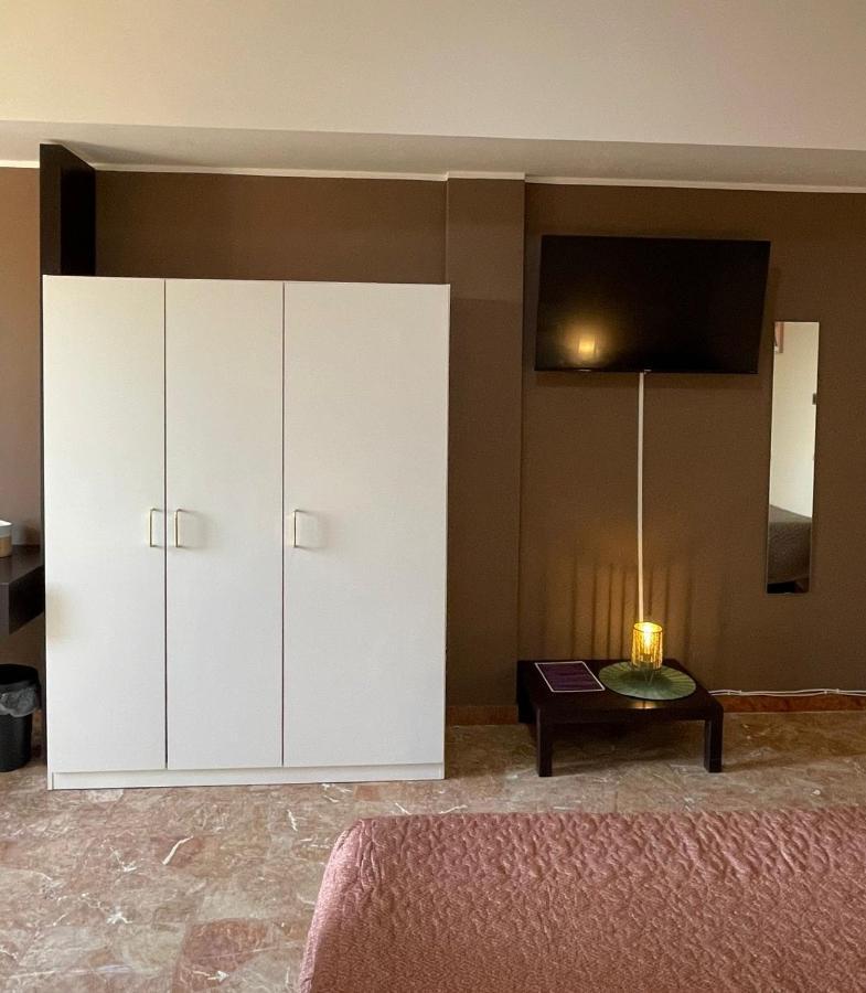 Casa Viola A 900 Mt Dalla Staz. Centrale بيسكارا المظهر الخارجي الصورة
